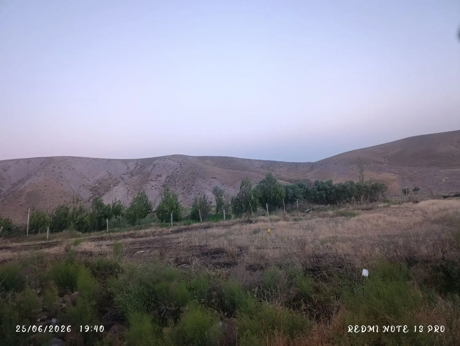 زمین روستای چاریس