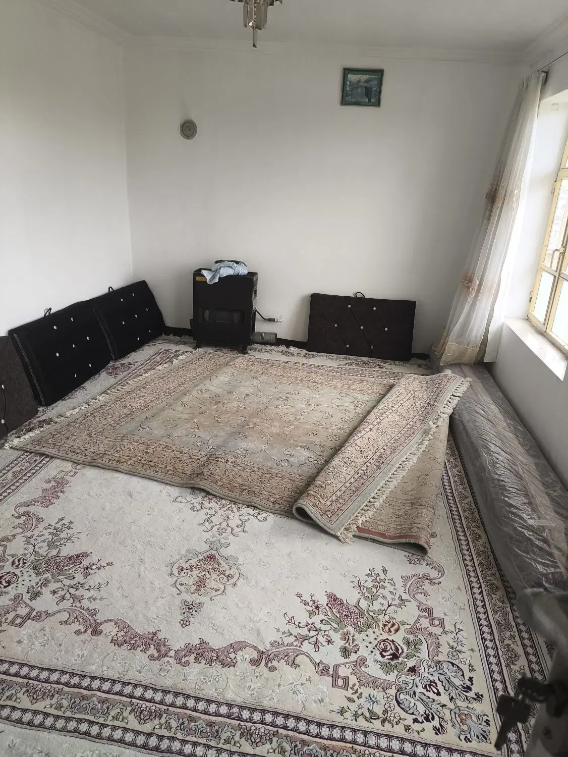ویلای دربستی با حیاط ۱۰۰۰ متری
