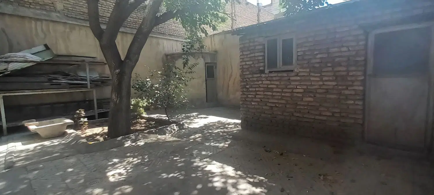 خانه در بست