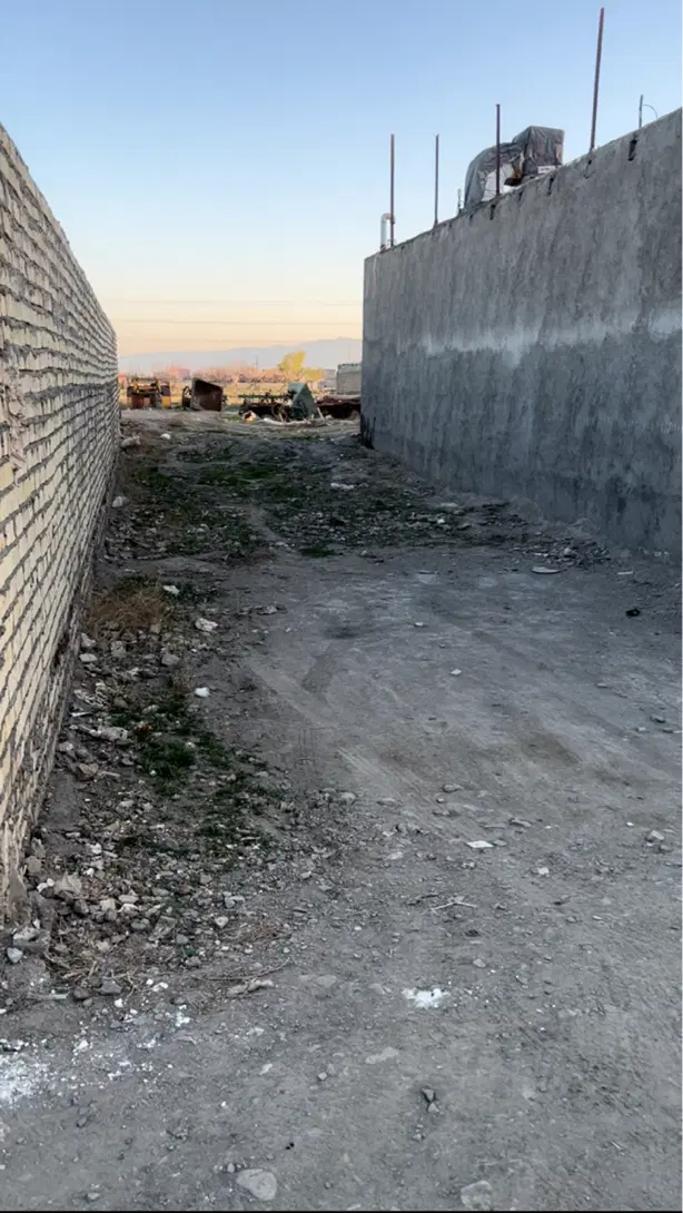 زمین فروشی