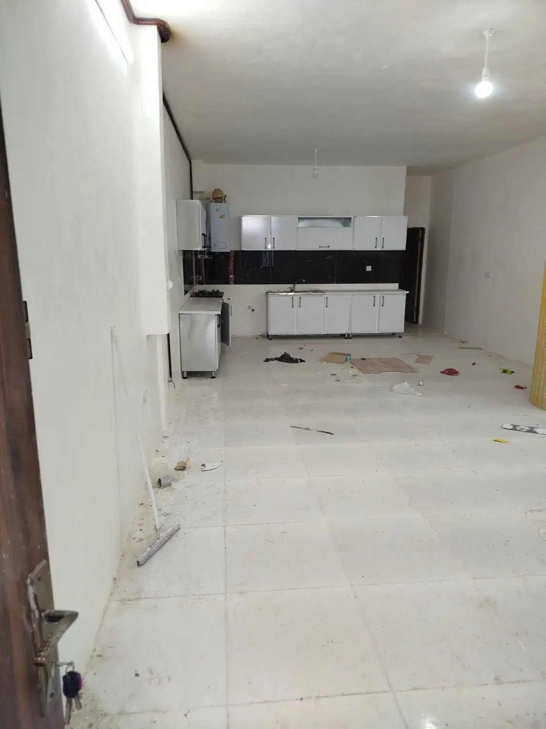 ۱۰۰متری طبقه همکف