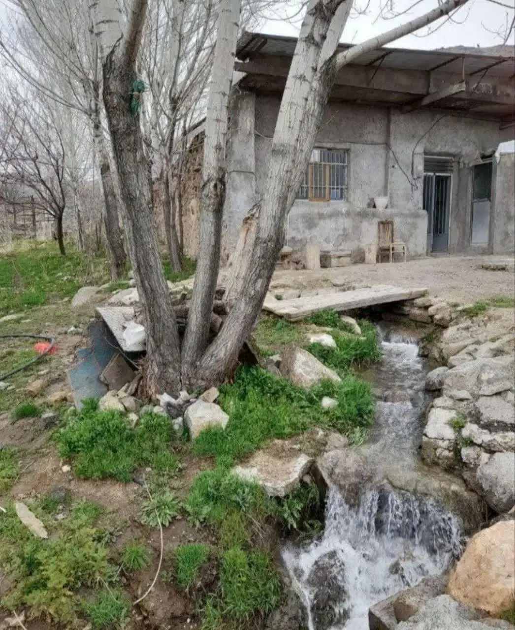 ملک مسکونی دنج کوهستانی چاه آب تصاویر واقعی