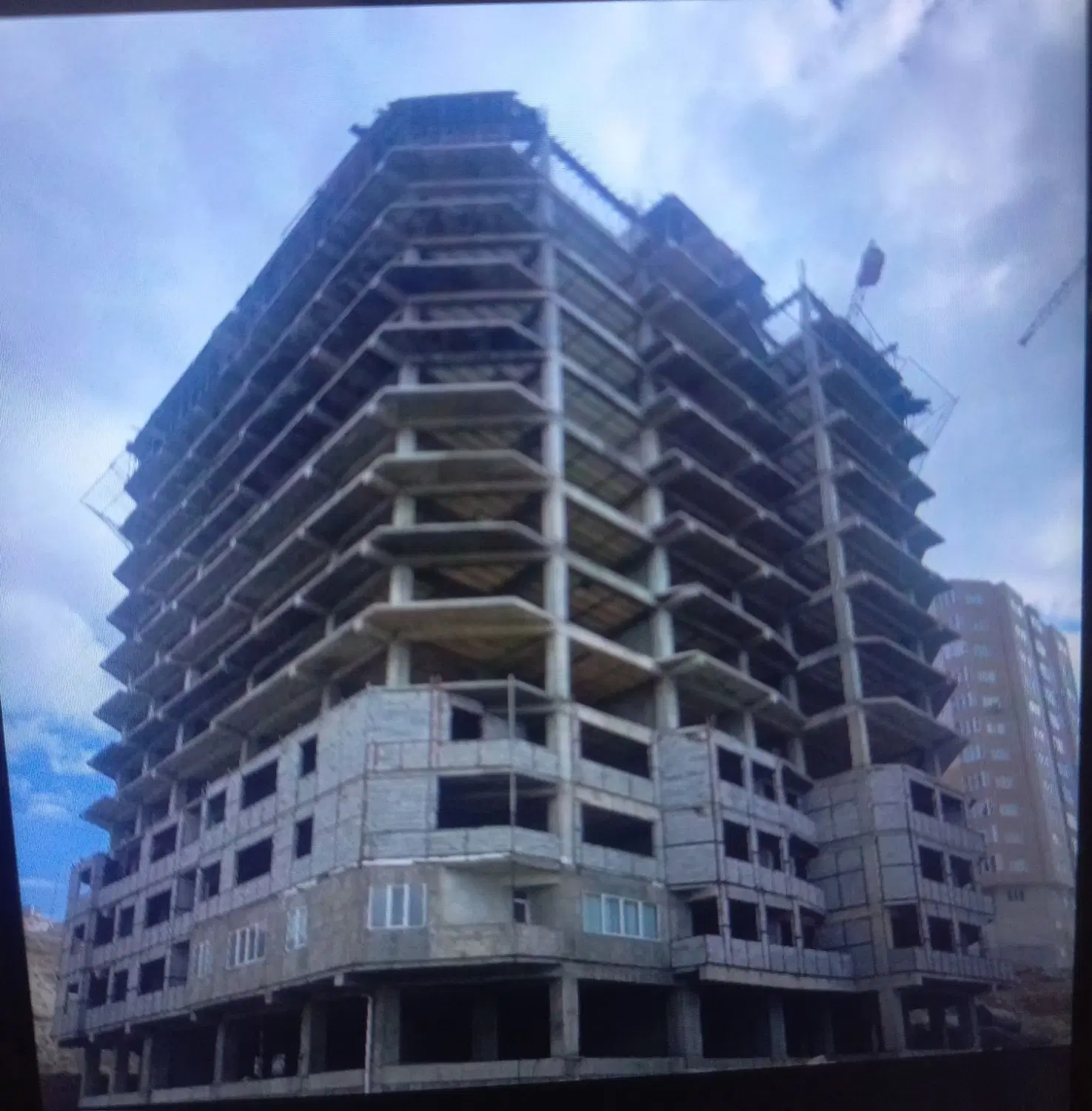 ۱۰۵  متر  طبقه  ۱۵  مرزداران