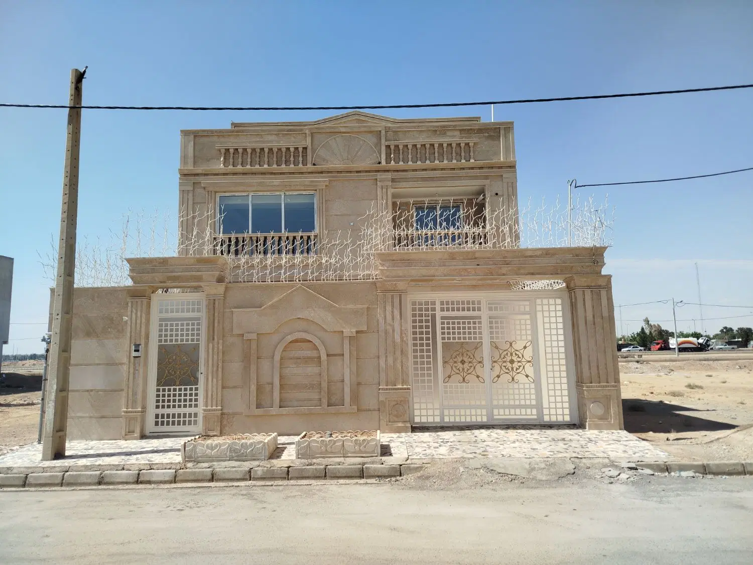 خانه سه طبقه پنت هوس دار صفر