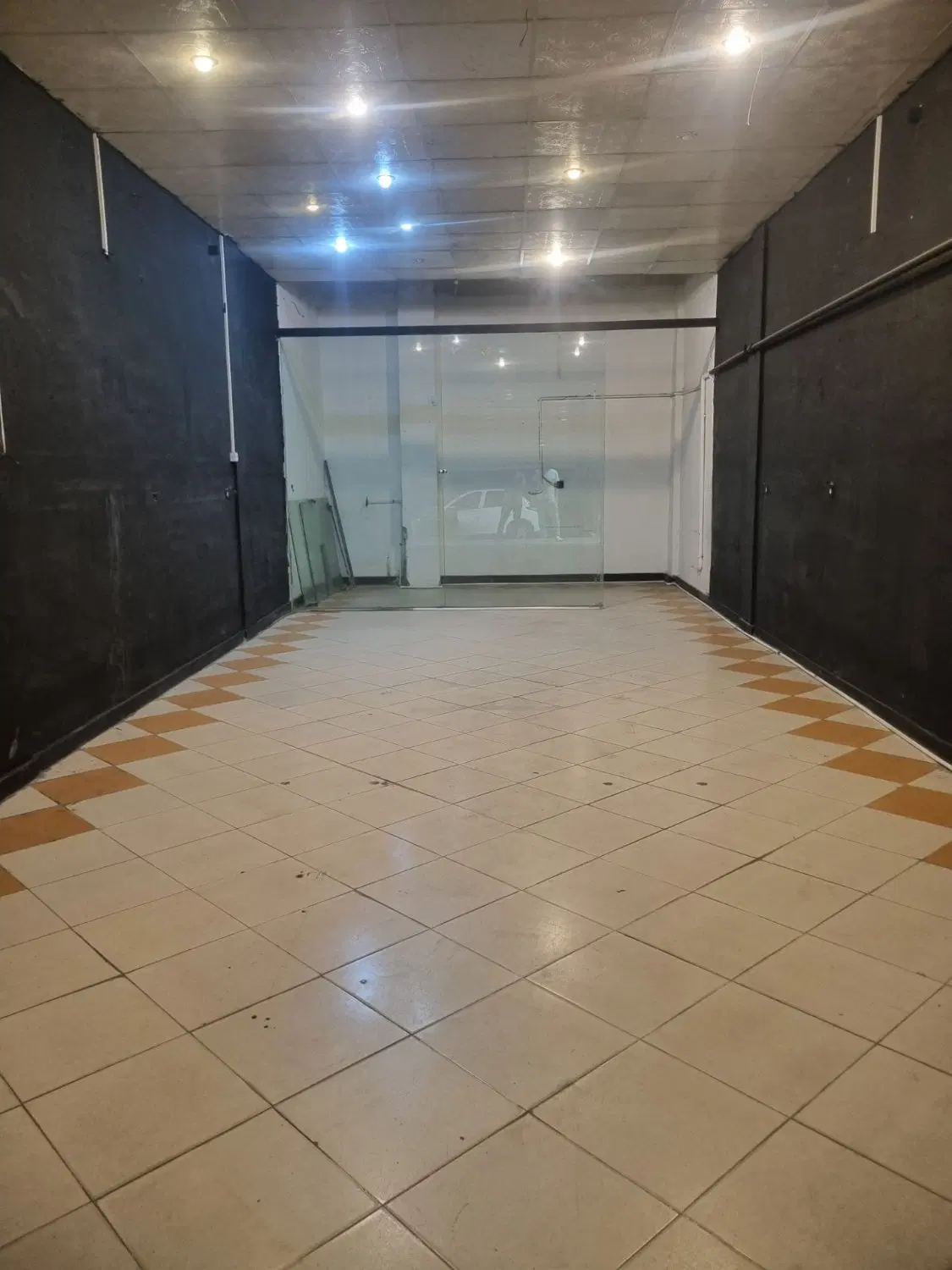 مغازه .رهن و اجاره در میدان امام خمینی(عدل خمینی)