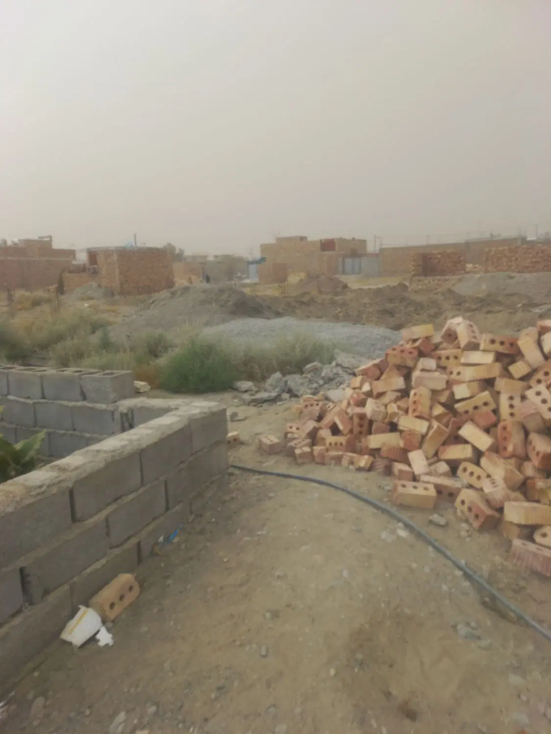 ۳۰۰متر زمین واقع در ایرانشهر محله ناصر اباد