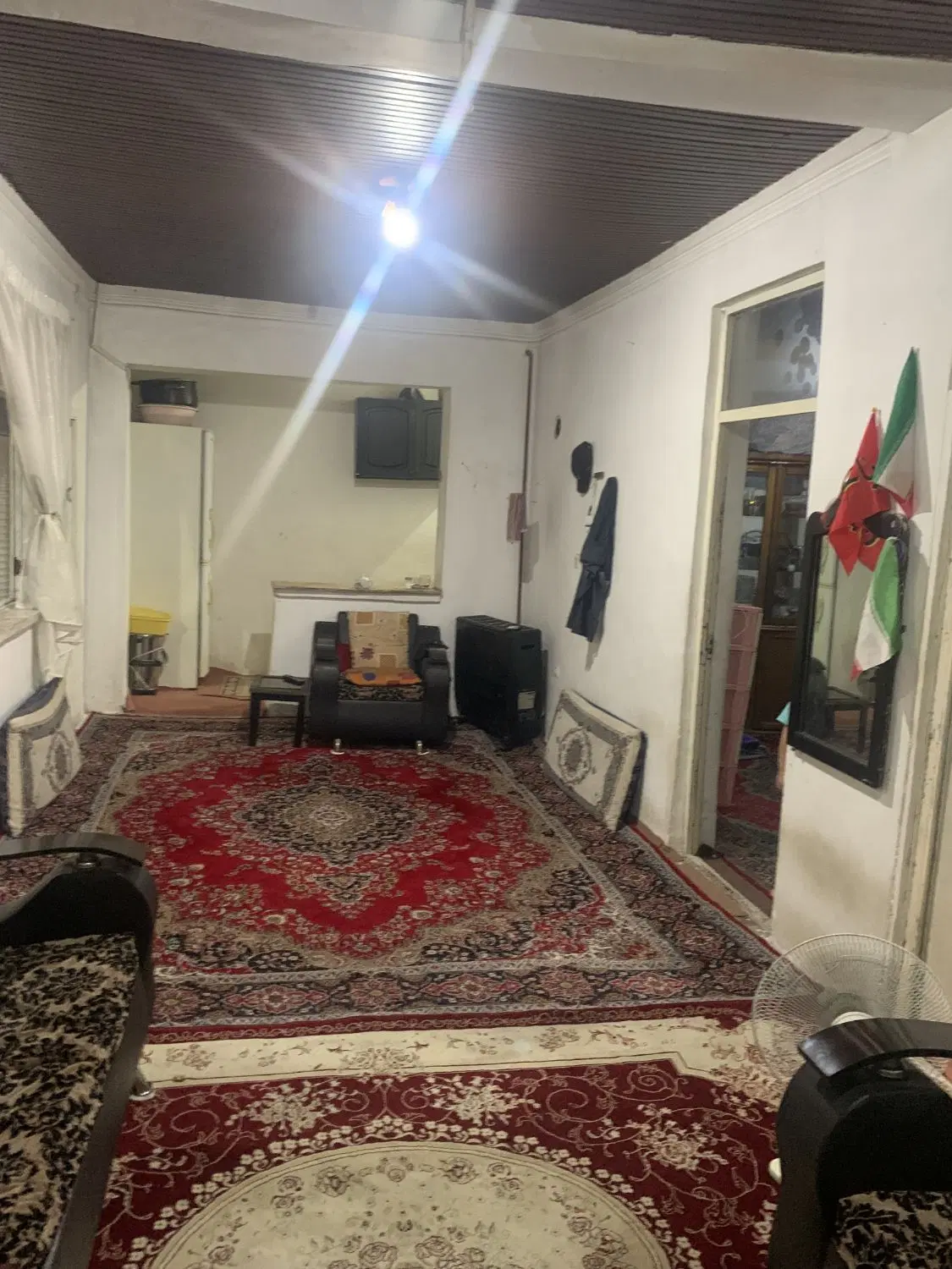 خانه ویلایی نزدیک بر اصلی