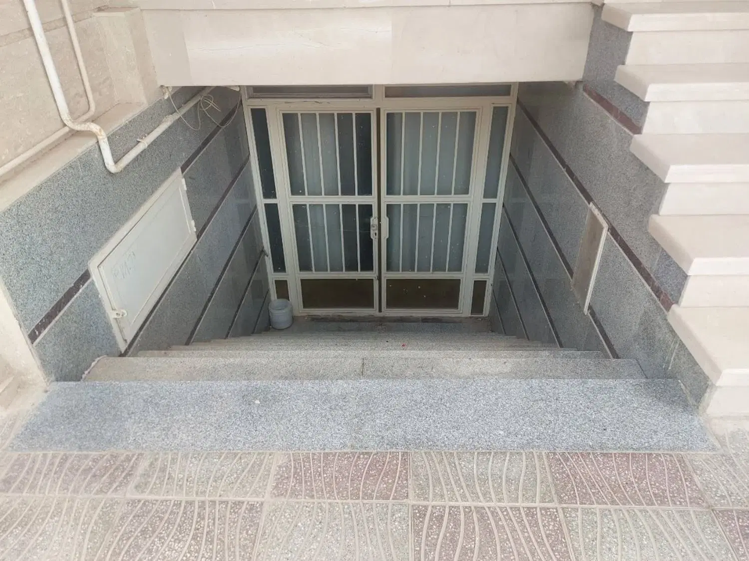 رهن کامل نیم طبقه