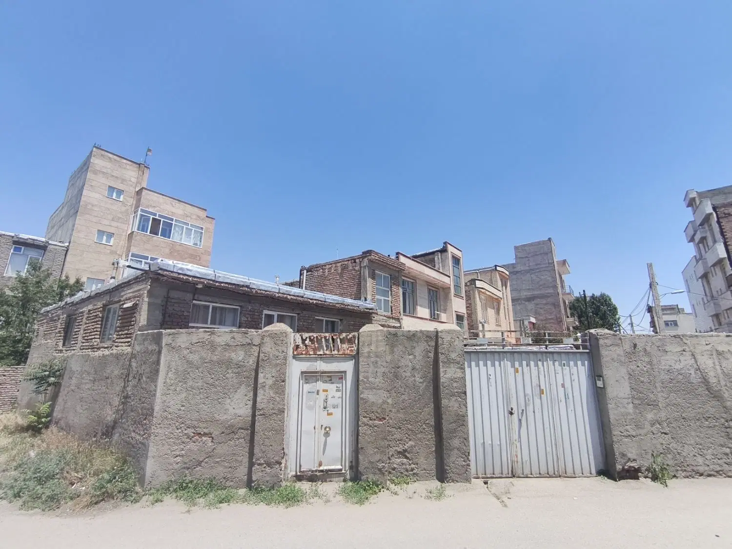 خانه کلنگی 200 متر شهرک توحید