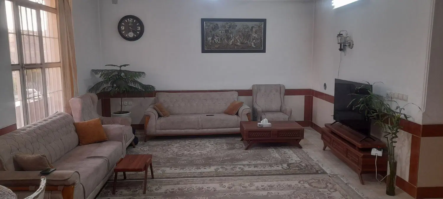 طبقه دوم منزل ویلایی بزرگ و خوش نقشه