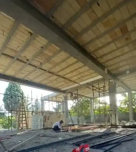 ۱۲۲ متر نیمه کاره