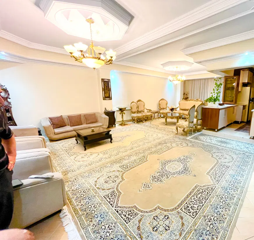 اپارتمان ۱۳۰ متری(پونک)