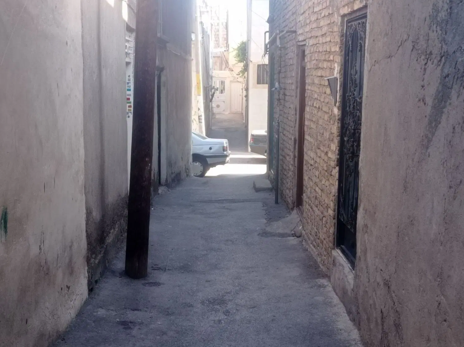 حیاط ۷۱ متری سه راه بهشتی
