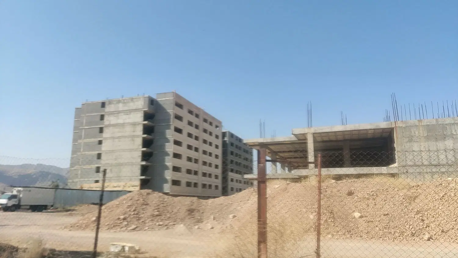 ۶۱۰متر_نزدیک پروژه یکتاسازان بنکداران_m5_عرض۱۹