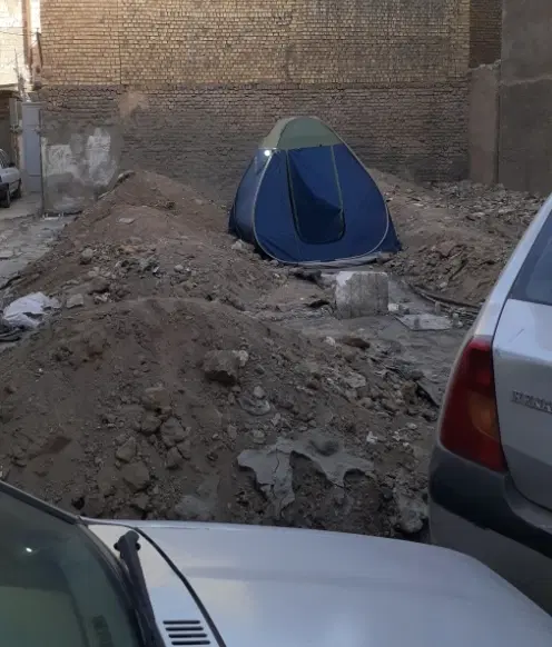 زمین فروشی