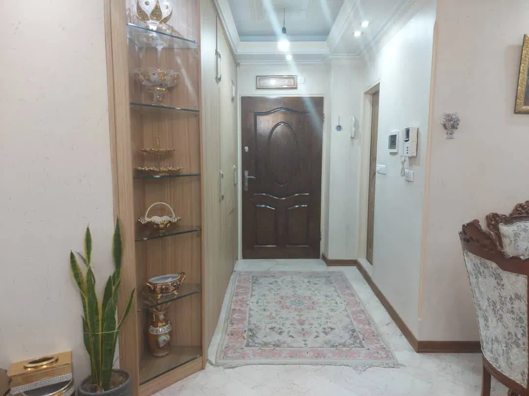 ۱۰۵ متر دوخوابه ویوی میدان ۲ پارکینگ