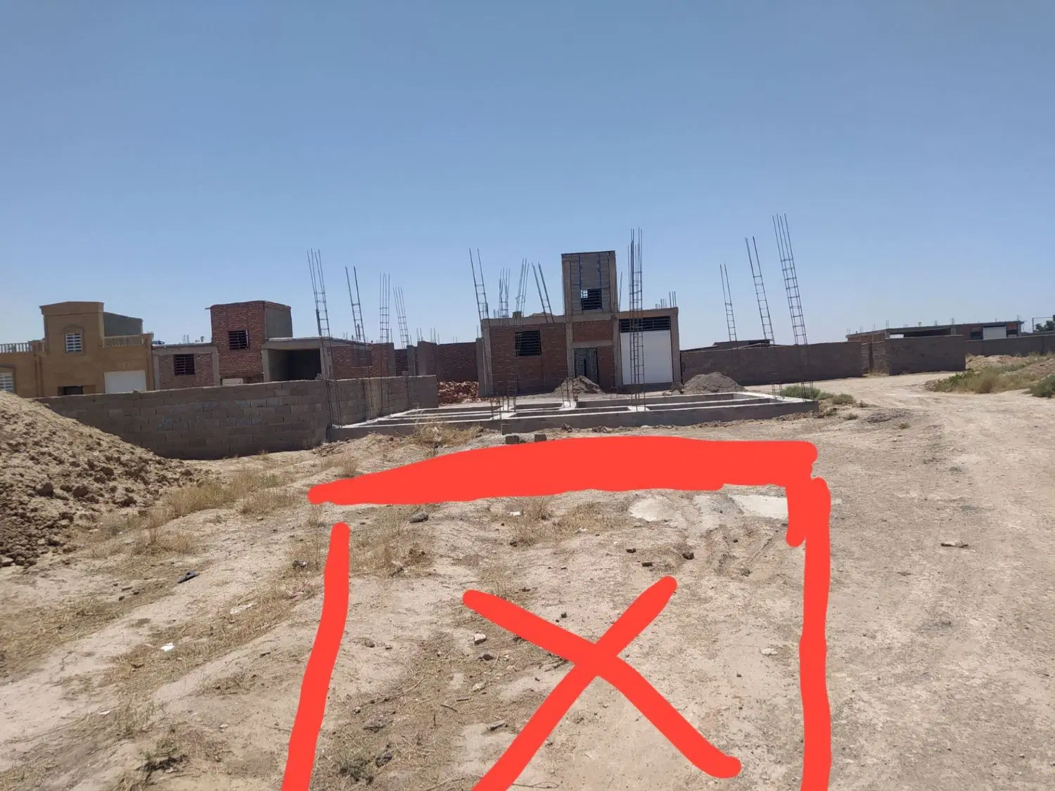 زمین فروشی