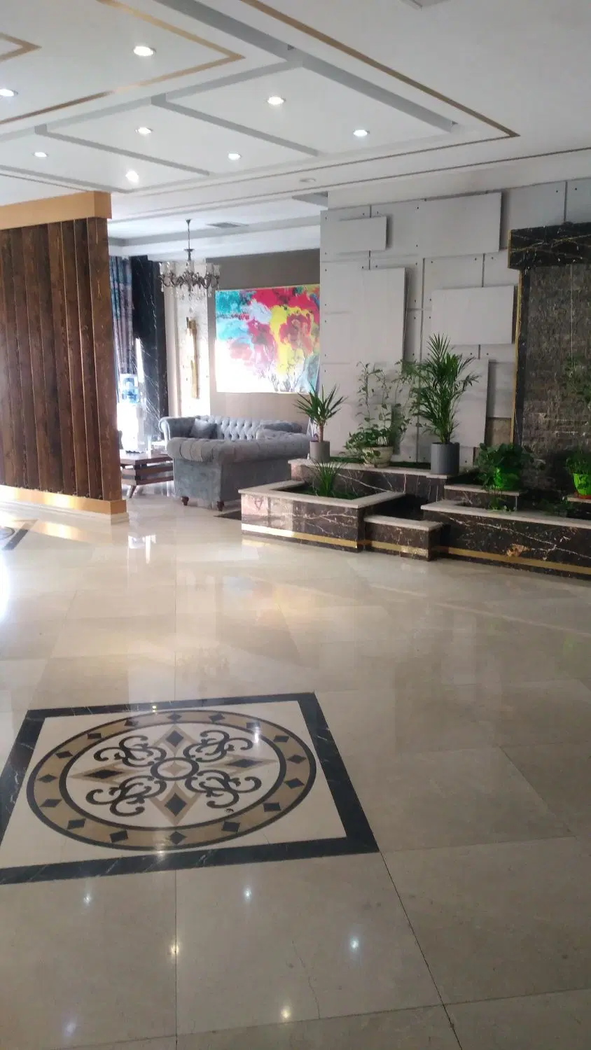 برج آبشار ۱۱۴ متری