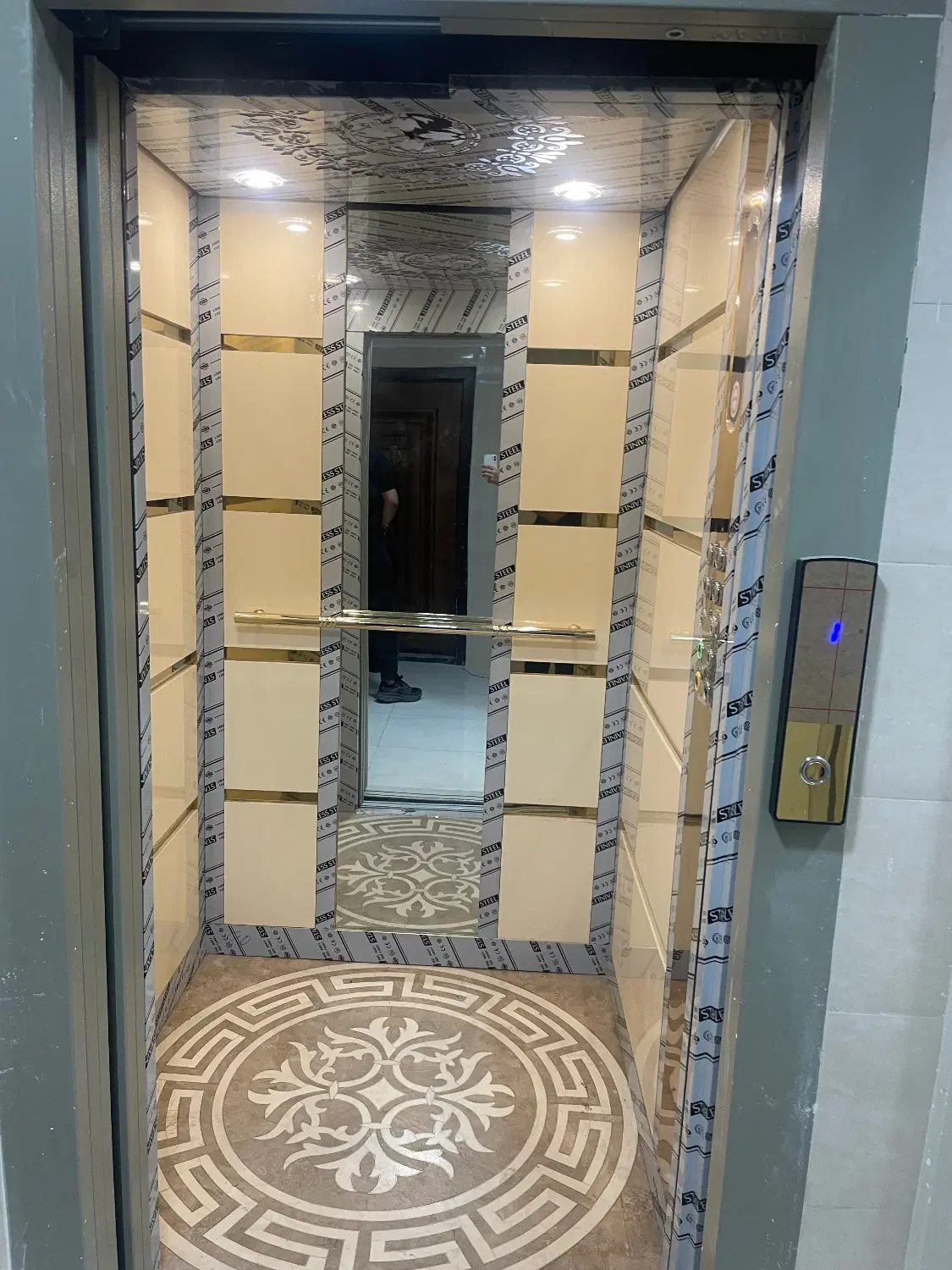 کوی فیروز _۱۴۸ متر نوساز ۳ خواب مستردار