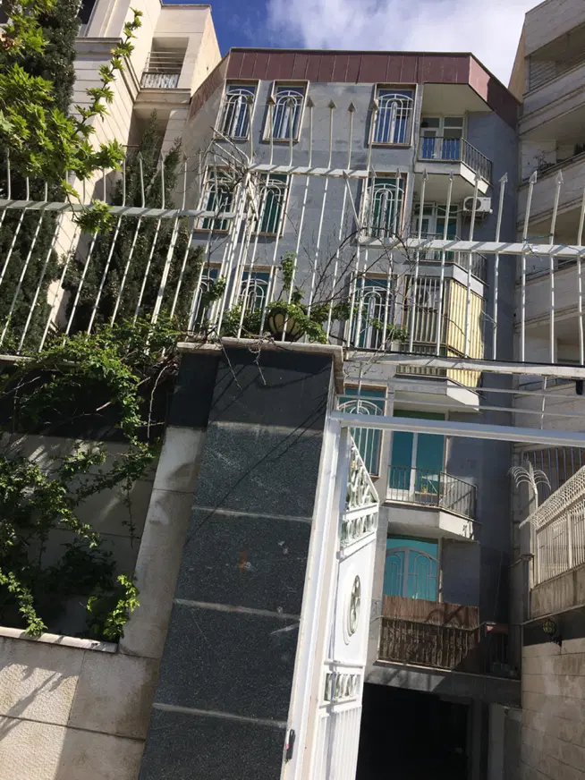 کلنگی در دو طبقه۱۸۲ متری