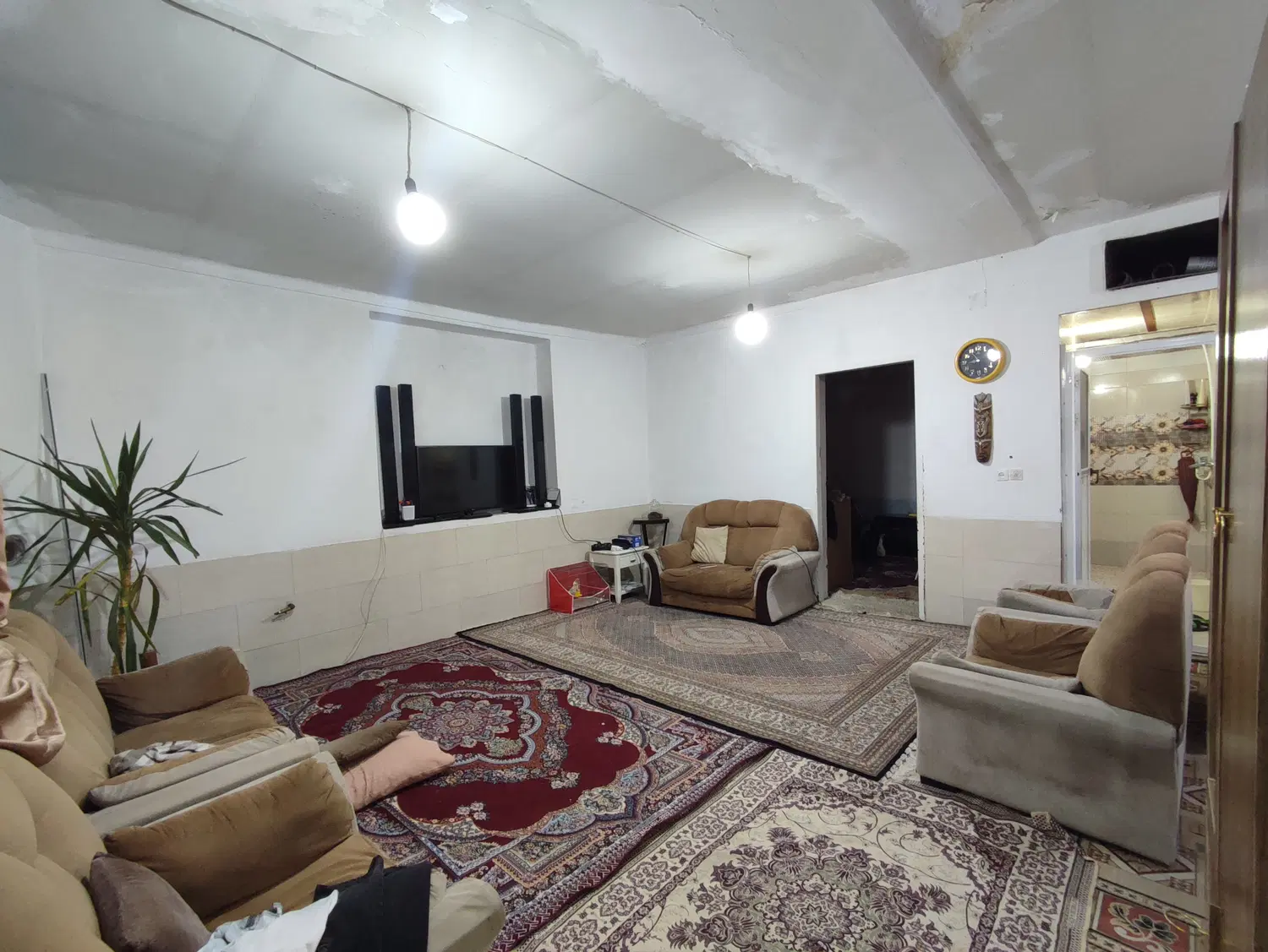 فروش منزل - حیاط دار- ۱۴۰ متر- کوزه گری