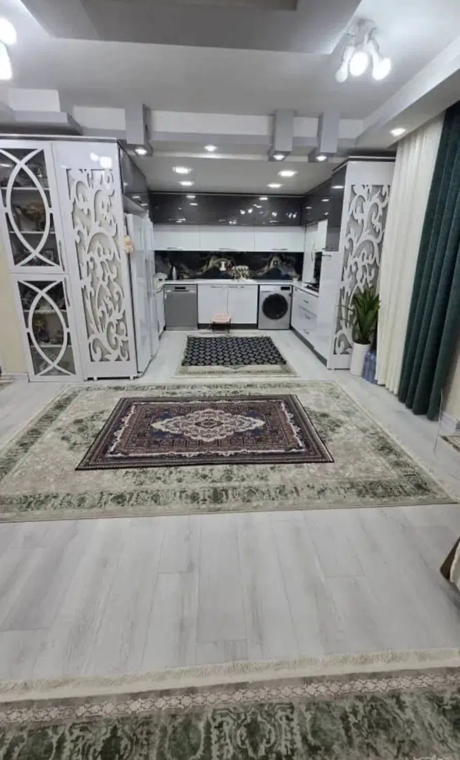 واحد ۸۷ متری _ محدوده ولیعصر _ در حد کلید اول