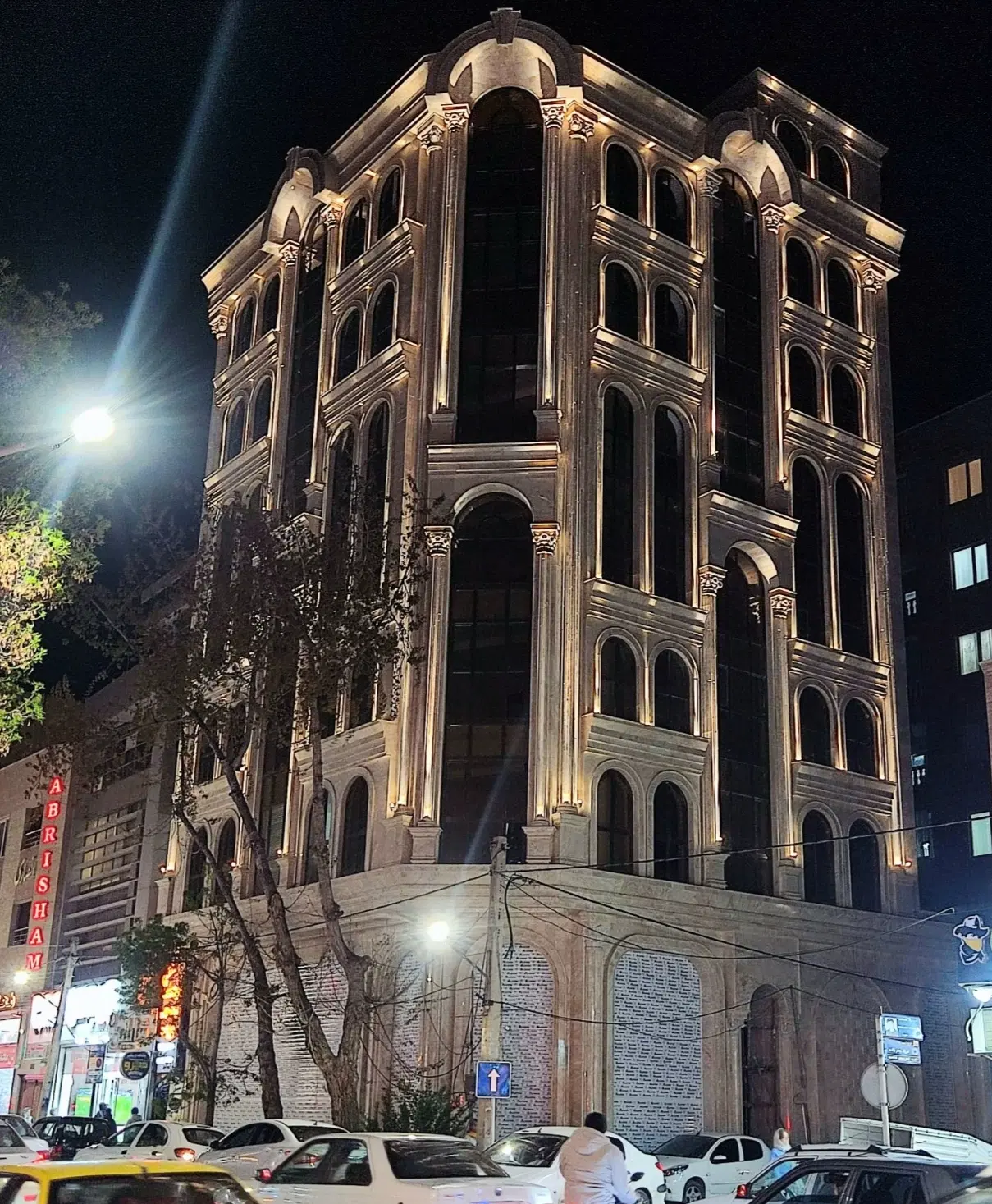 فروش واحد خدماتی خیابان دانش