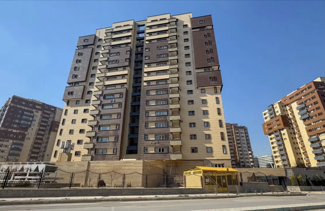 آپارتمان ۱۲۲ متری ۲ خواب طبقه ۹ شهید کشوری