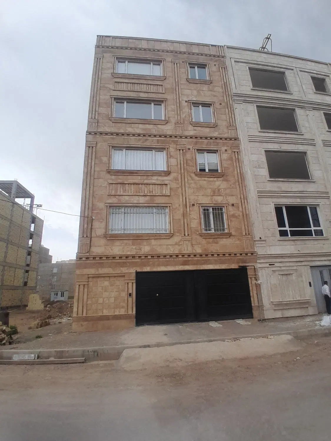 فروش اپارتمان ۱۴۵ متری امام سجاد (سه خواب)