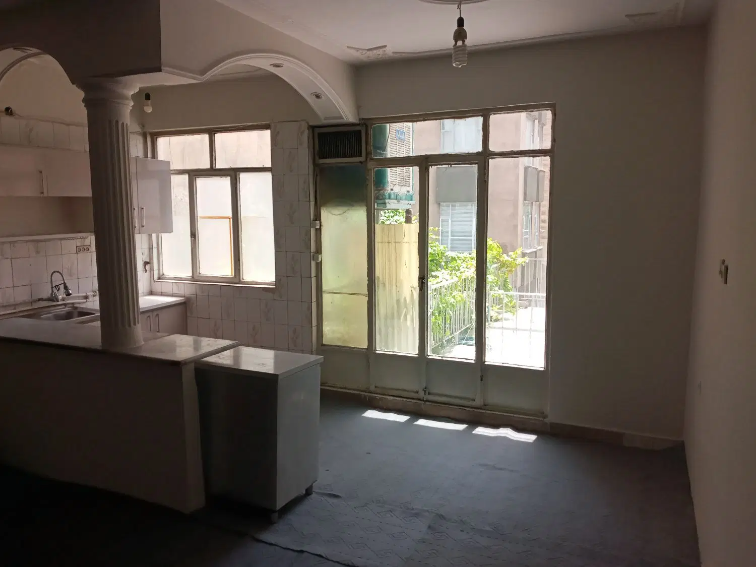 اجاره ۶۰متری نقاشی شده تمیز