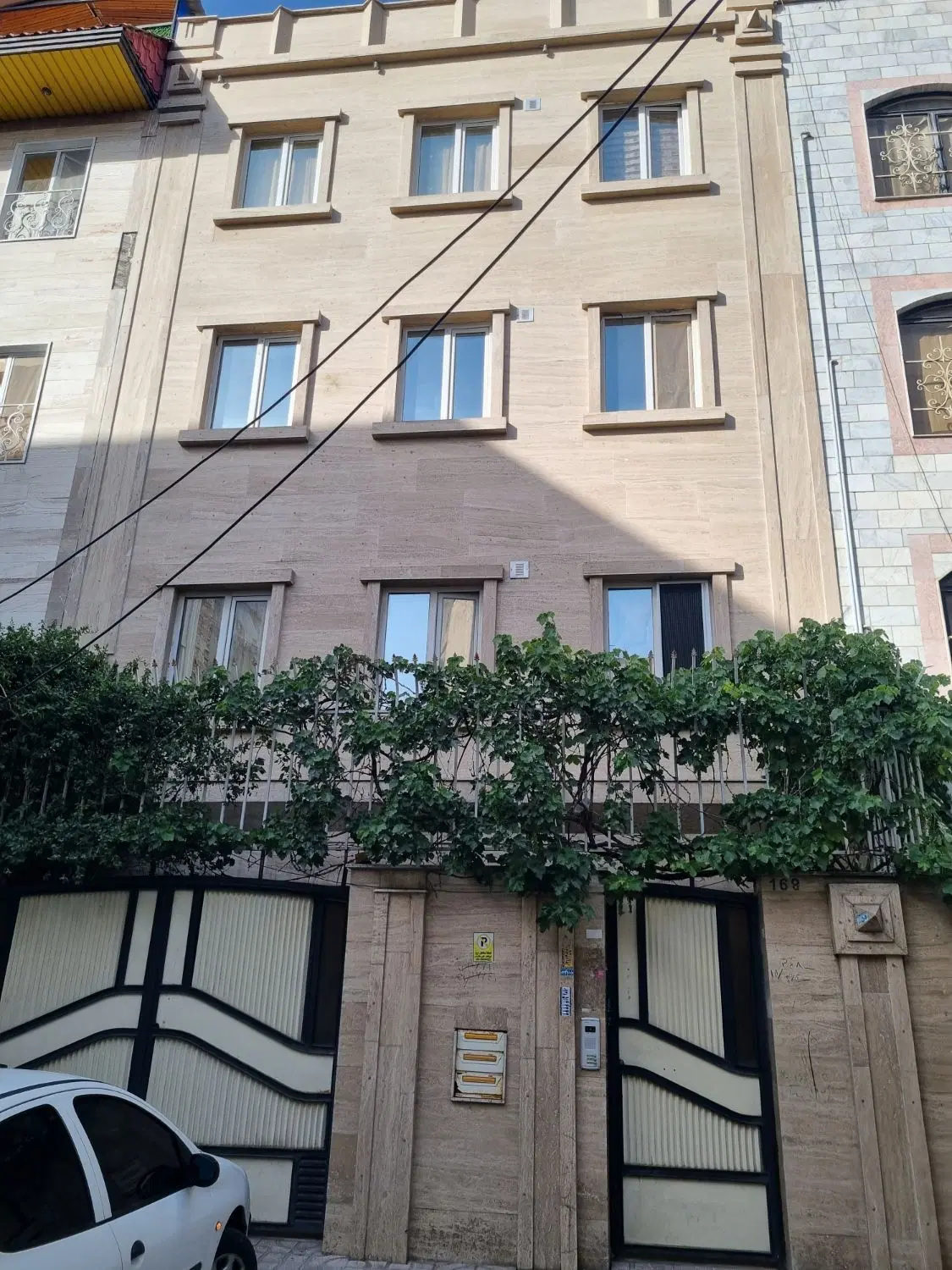 آپارتمان تک واحدی ۱۱۰متری ۲خواب تمیز