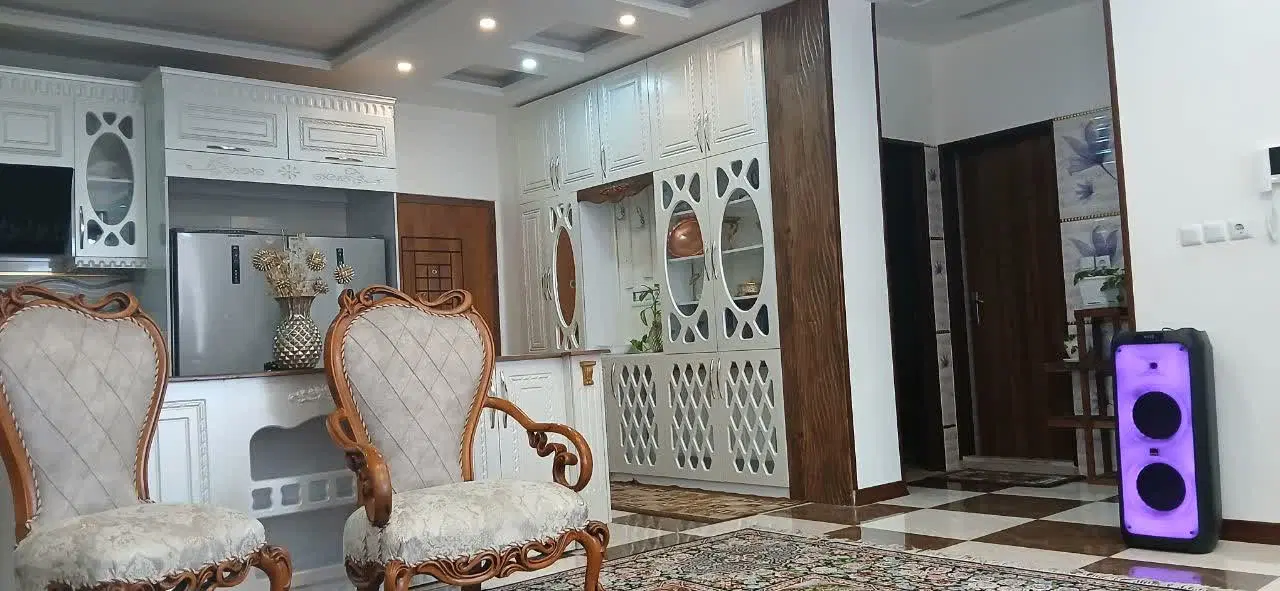 رهن  آپارتمان  طبقه همکف با ۶۰متر حیاط اختصاصی