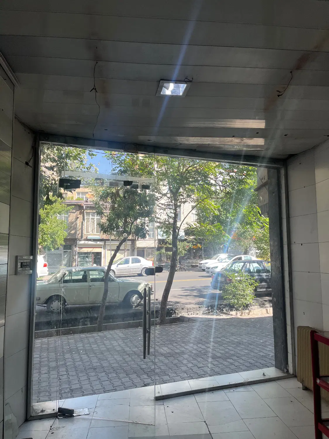 رهن و اجاره مغازه ۳۳ متری بر خیابان عباسی