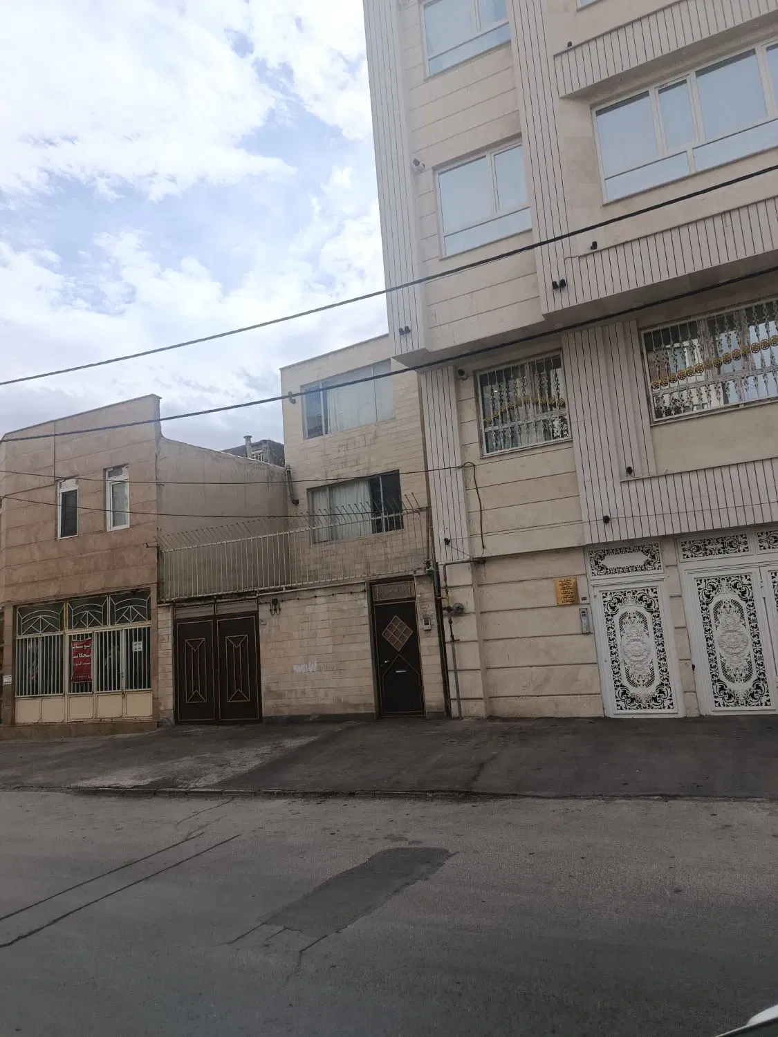 ملک مستقل ۳ طبقه سند دار