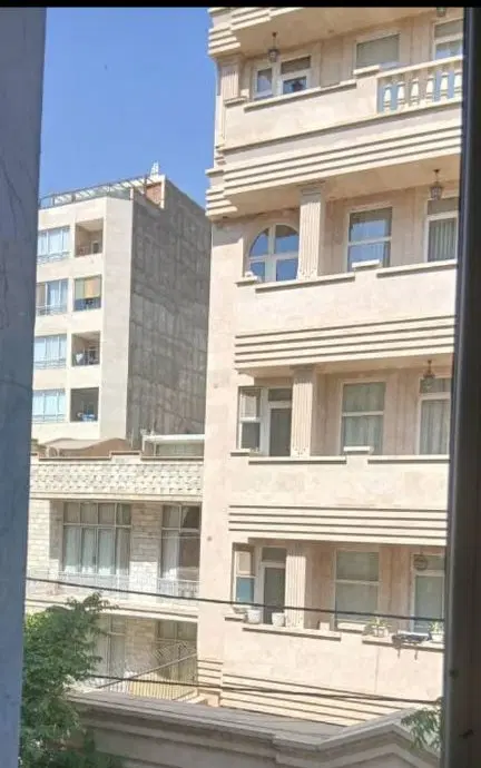 واحد ۱۱۵ متر دو خواب رو به نما