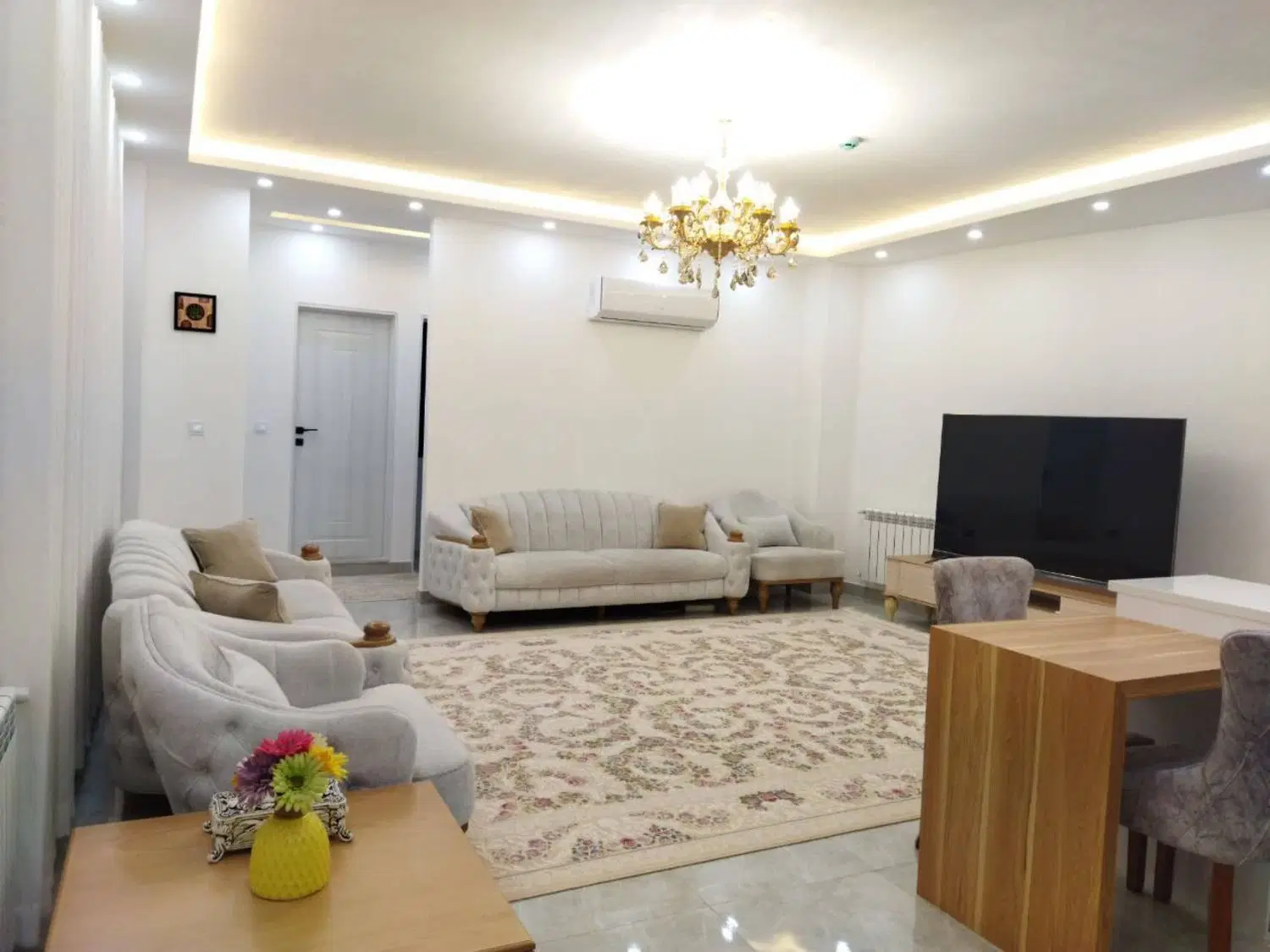 فروش نوساز ۹۸ متری فول با پارکینگ اختصاصی ۱۳ آبان