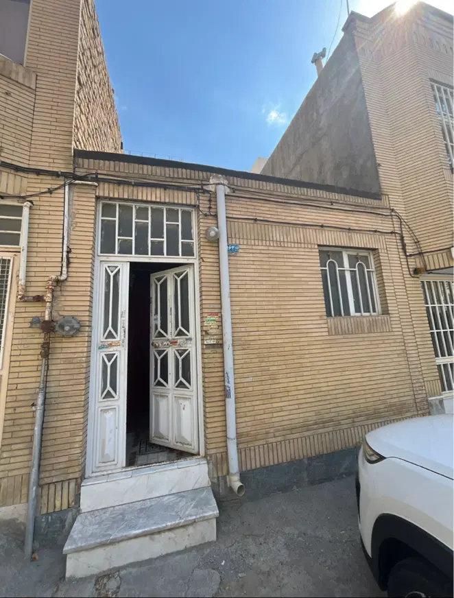 ۱۰۰ متر منزل ویلایی کلنگی بلوار معلم