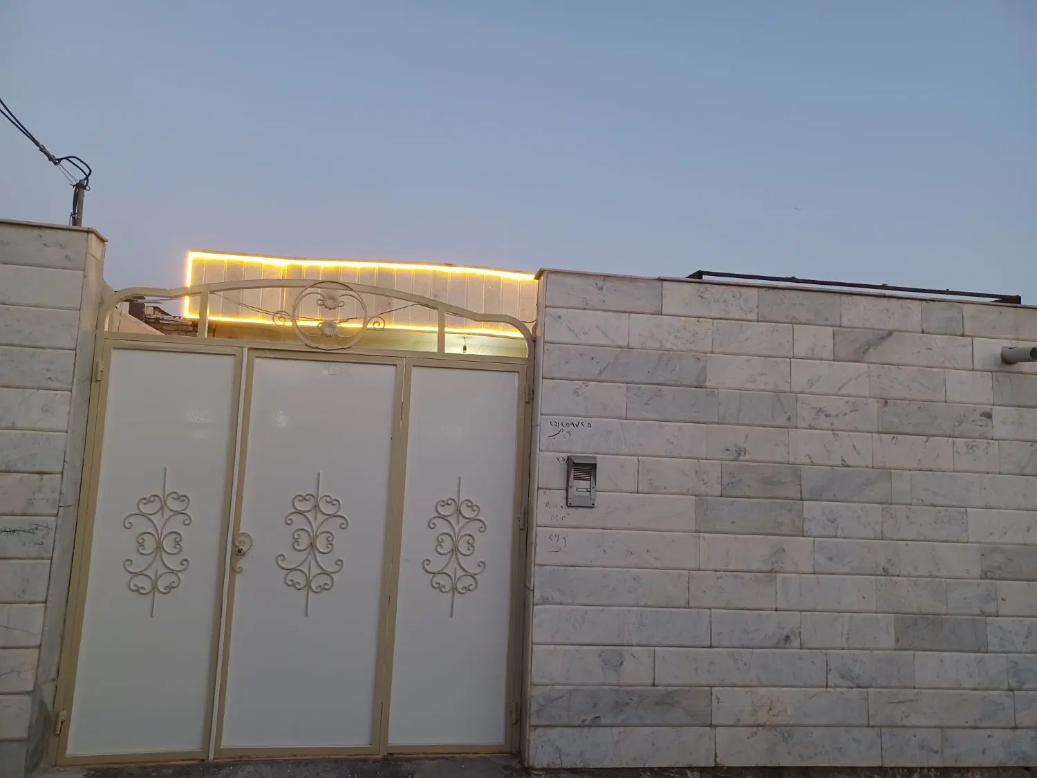 منزل ۱۲۰ متری مهران فروشی