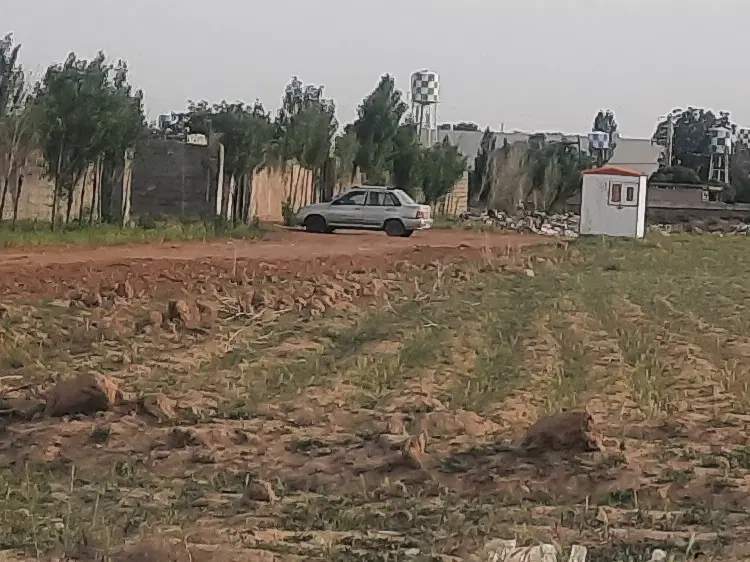 زمین ۳۰۰متری در چهارباغ