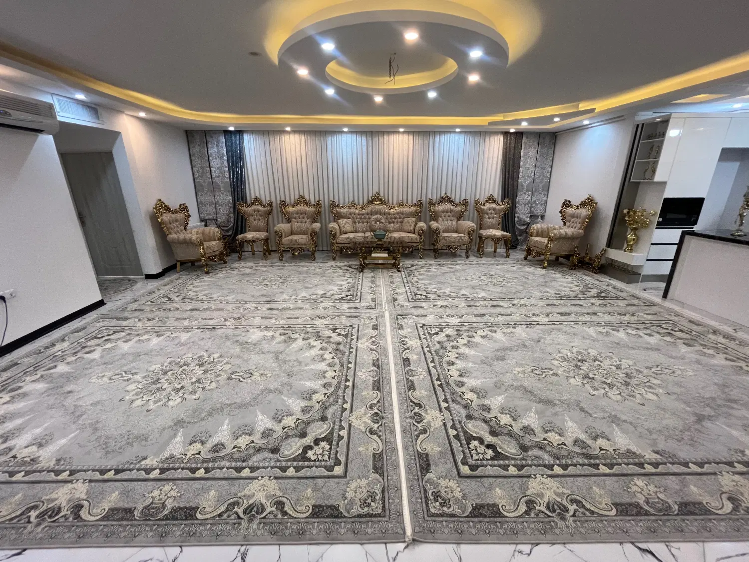 واحد ۳۵۰ متری پنت هوس دار فول امکانات
