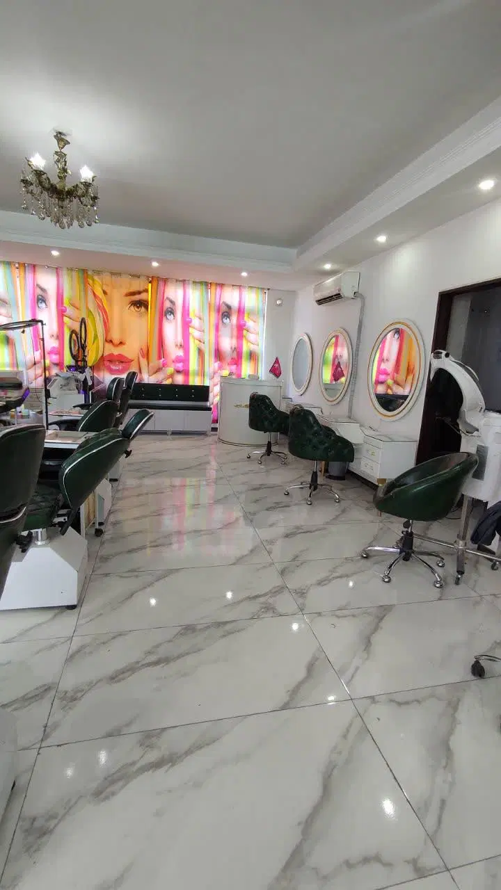 اجاره اداری تجاری ۱۴۰ متری سر گلستان