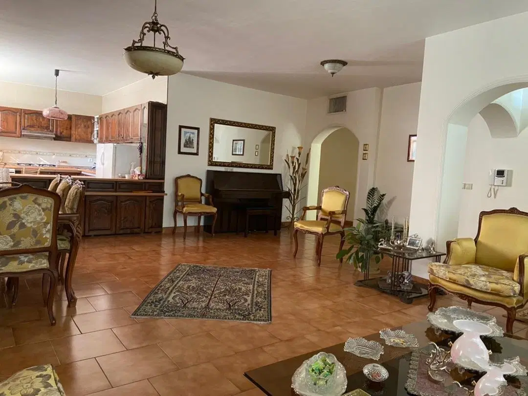250 متر زمین 350 بنا دونبش تاپ لوکیشن-اداری مسکونی
