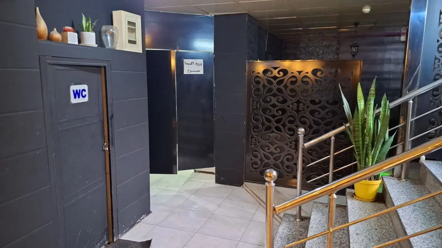 کافه رستوران خ اصلی زیتون
