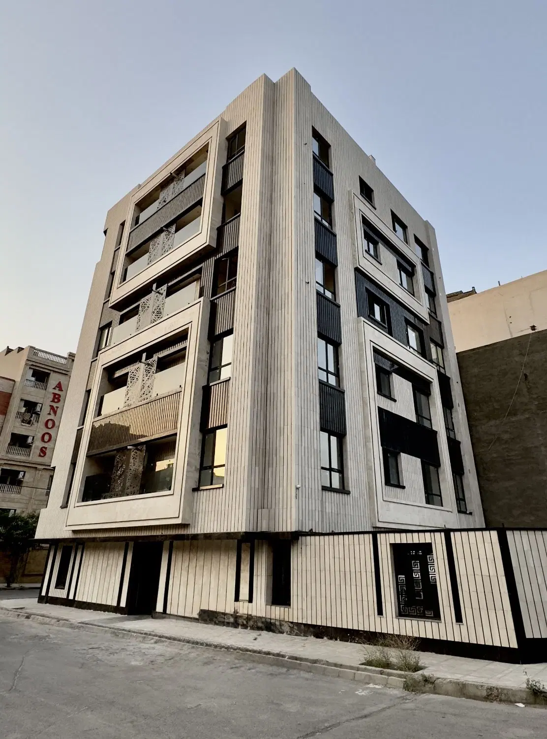 آپارتمان ۱۵۵ متری اول الهیه