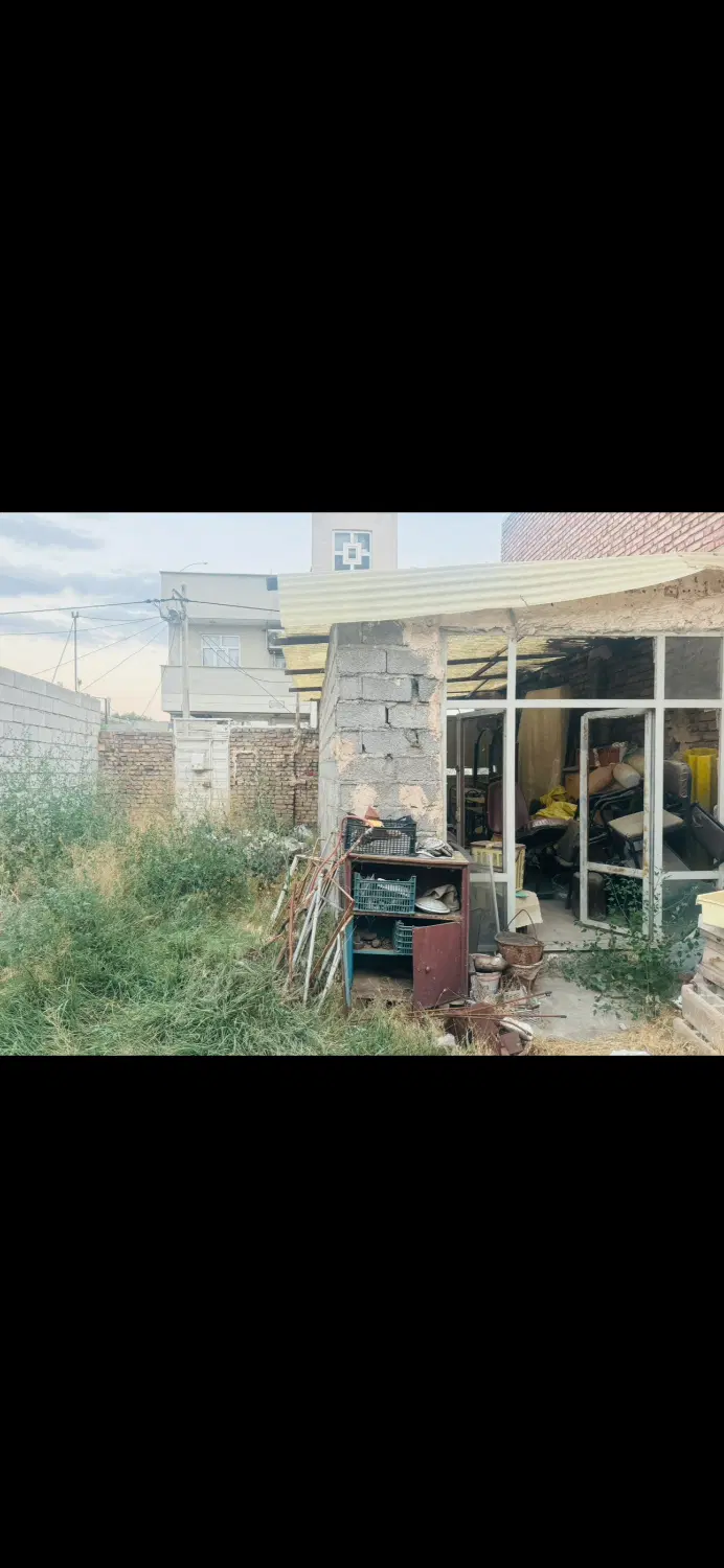یک قطعه زمین مسکونی
