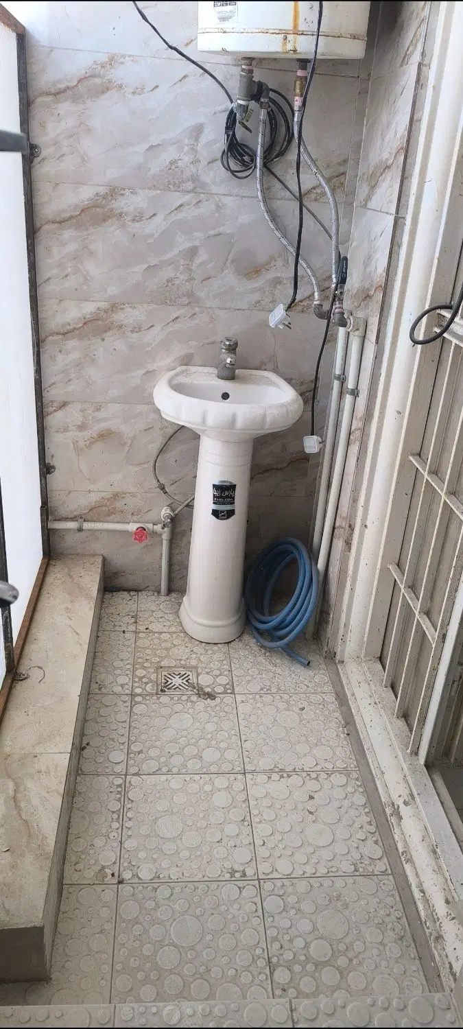 سوئیت لب خیابان اصلی تنگک