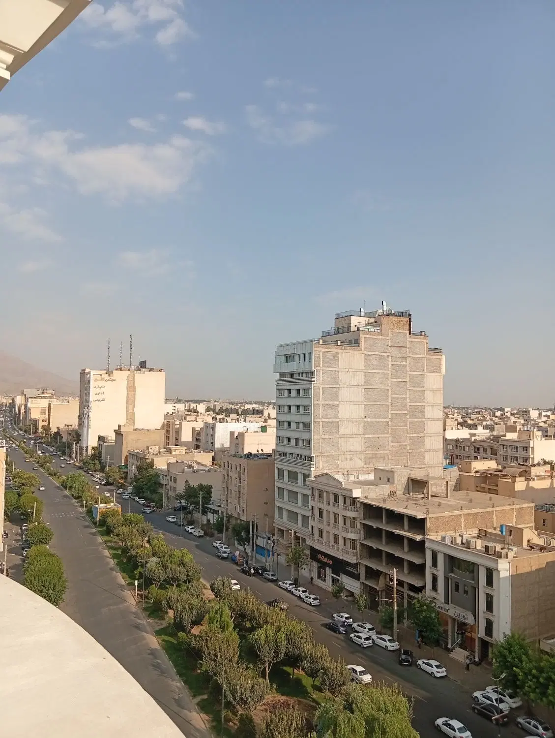 آپارتمان ۷۸متری اداری مسکونی خیابان درختی