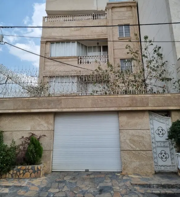 اپارتمان ۴ طبقه