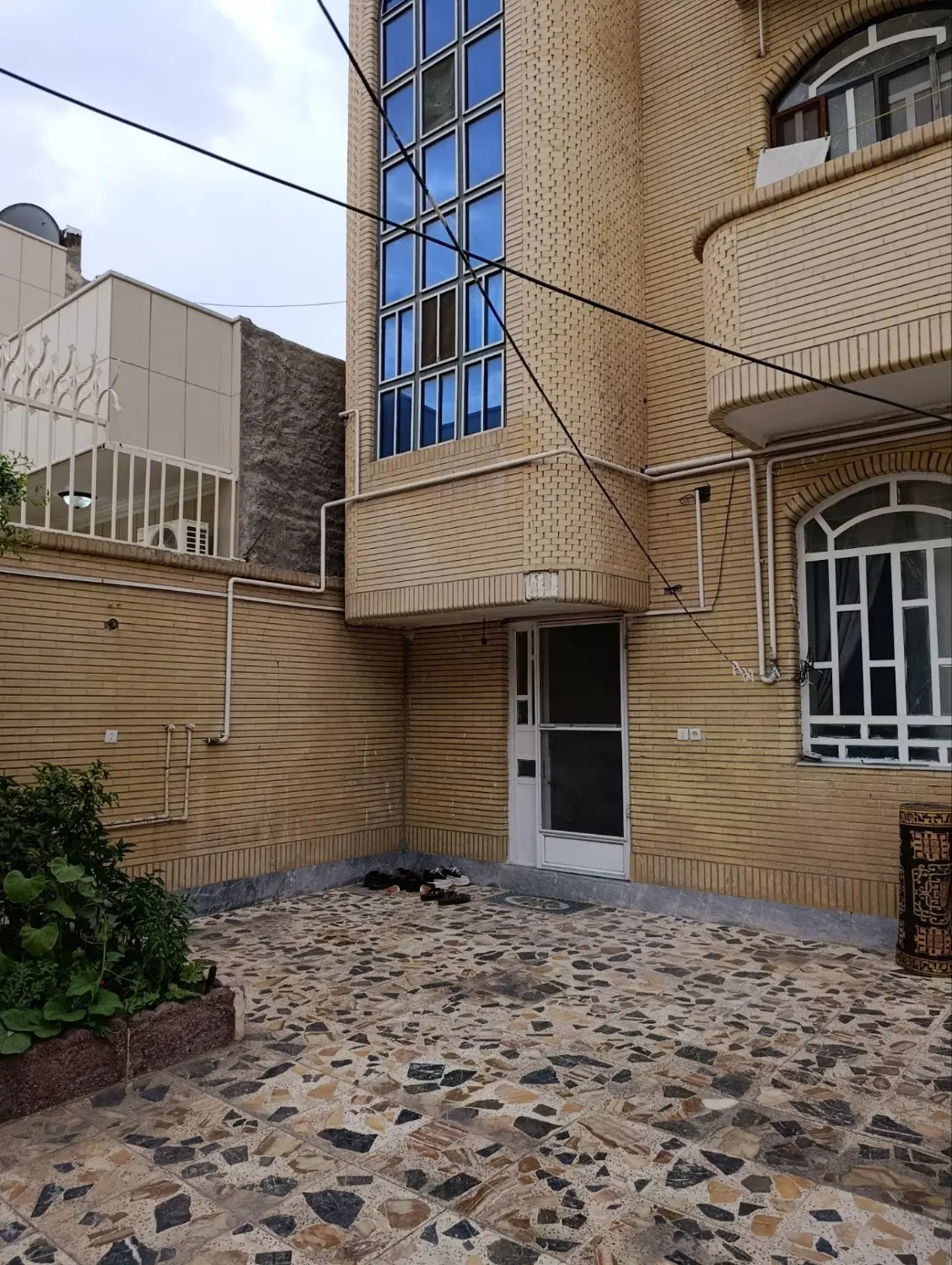 خانه دوطبقه ویلایی زاهدان