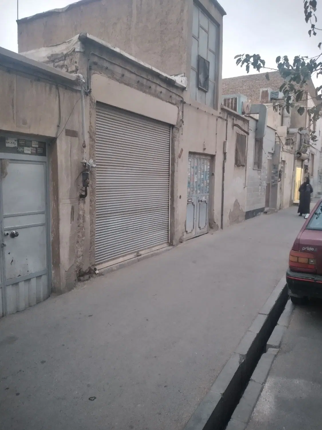 فروش خانه ۲۷۰متری بامغازه ۱۵متری اشرف آباد زمان